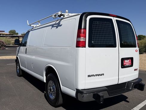 Used 2017 GMC Savana 2500 image 3