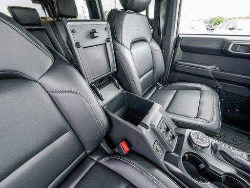 Used 2025 Ford Bronco Outer Banks image 31