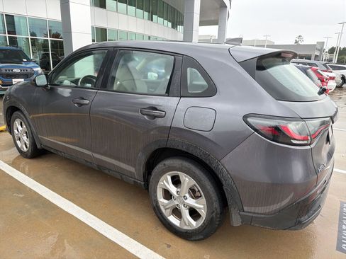 Used 2023 Honda HR-V LX image 2