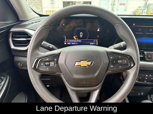 Used 2025 Chevrolet TrailBlazer LT AWD/4WD image 11