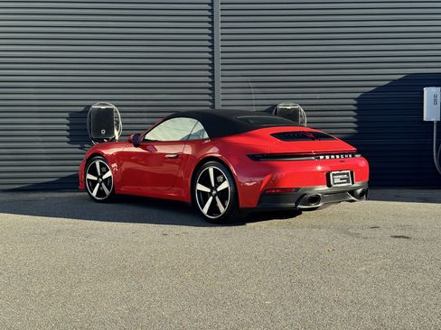 Certified 2025 Porsche 911 Carrera T RWD image 25