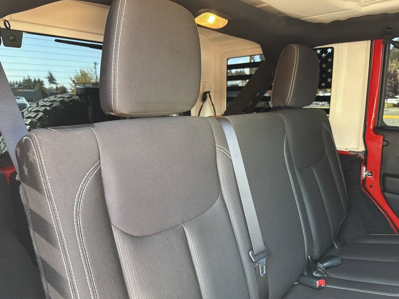 Used 2017 Jeep Wrangler Unlimited Sahara AWD/4WD image 27