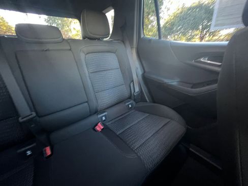 Used 2025 Chevrolet Equinox LT image 36