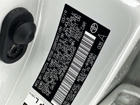 Certified 2019 Toyota Corolla SE image 18