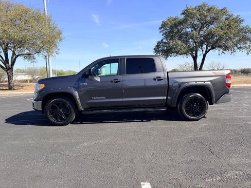Used 2015 Toyota Tundra SR5 w/ SR5 Upgrade Package image 4