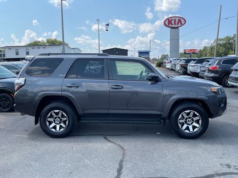Used 2021 Toyota 4Runner TRD Off-Road AWD/4WD image 2