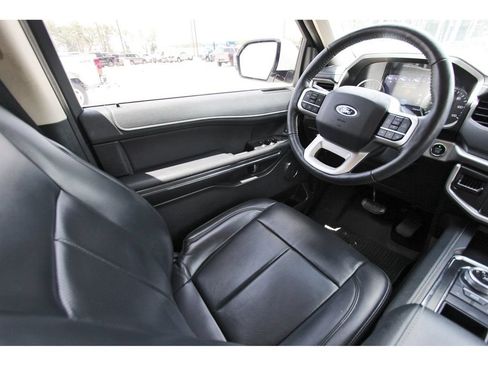 Used 2022 Ford Expedition XLT RWD image 11