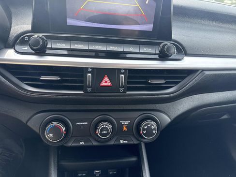 Used 2023 Kia Forte LXS w/ LXS Technology Package FWD image 21