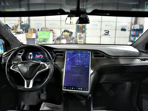 Used 2017 Tesla Model X 75D AWD/4WD image 36
