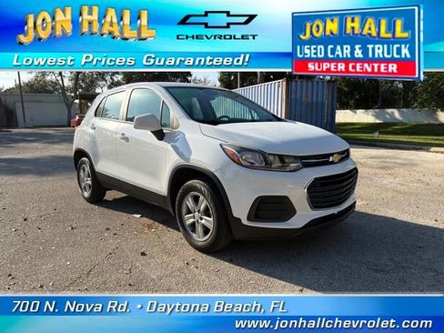 Used 2022 Chevrolet Trax LS image 1