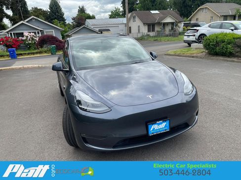 Used 2023 Tesla Model Y Long Range AWD/4WD image 21