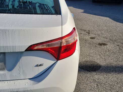 Used 2017 Toyota Corolla LE image 17