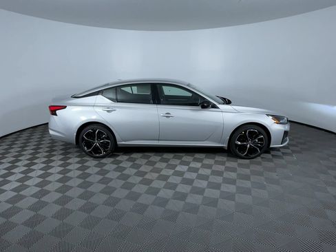 Certified 2025 Nissan Altima 2.5 SR AWD/4WD image 9
