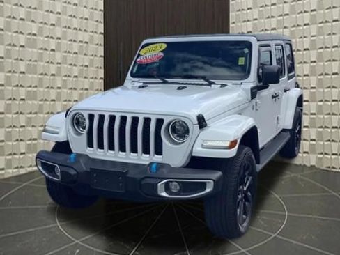 Used 2023 Jeep Wrangler Unlimited Sahara w/ Cold Weather Group AWD/4WD image 15