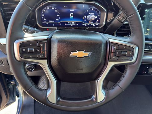 Used 2024 Chevrolet Silverado 1500 LT image 18