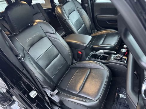 Used 2022 Jeep Wrangler Unlimited Sahara w/ Cold Weather Group image 27