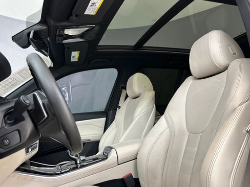 Used 2020 BMW X5 sDrive40i w/ M Sport Package image 16