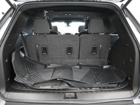 Used 2023 Chevrolet Traverse LT FWD image 36