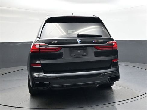 Used 2021 BMW X7 M50i image 5