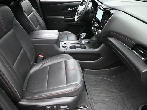 Used 2023 Chevrolet Traverse RS w/ LPO, Floor Liner Package AWD/4WD image 9