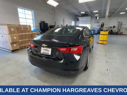 Used 2017 Chevrolet Malibu LT FWD image 10