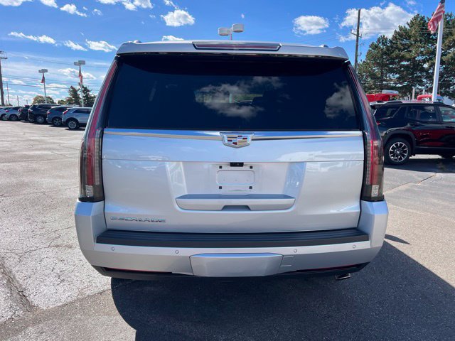 Used 2019 Cadillac Escalade Luxury AWD/4WD image 6