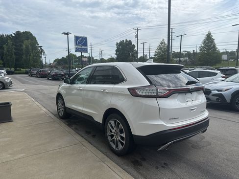 Used 2016 Ford Edge Titanium w/ Equipment Group 301A FWD image 5