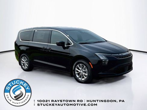 New 2027 Chrysler Pacifica Select AWD/4WD image 1