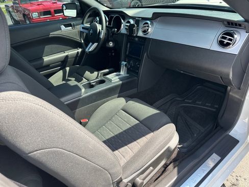 Used 2006 Ford Mustang GT RWD image 19