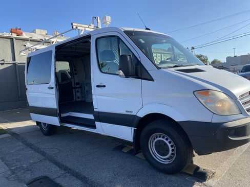 Used 2012 Mercedes-Benz Sprinter 2500 w/ Additional Battery Pkg image 12