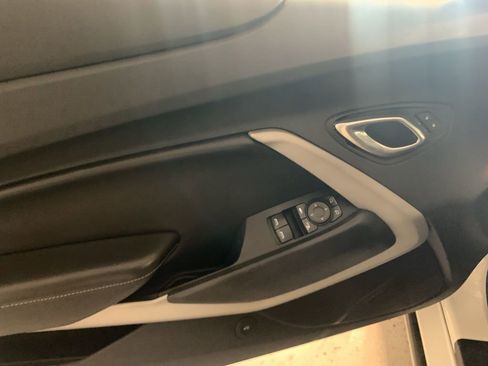 Used 2020 Chevrolet Camaro LT image 12