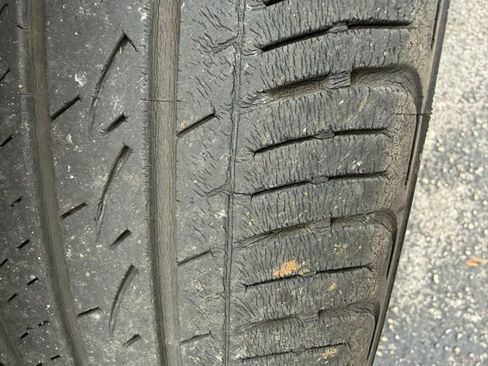 Used 2021 Hyundai Elantra Limited image 2