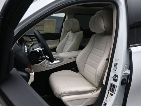 Used 2026 Mercedes-Benz GLS 450 4MATIC image 18