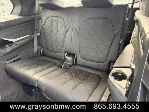 Used 2023 BMW X7 xDrive40i w/ Dynamic Handling Package AWD/4WD image 15