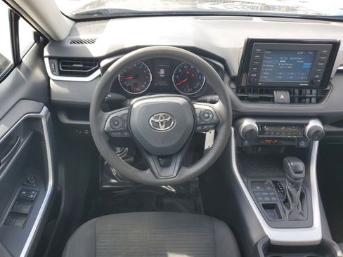 Used 2020 Toyota RAV4 LE image 18