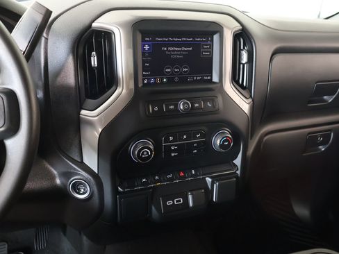 Used 2024 Chevrolet Silverado 1500 Custom AWD/4WD image 5