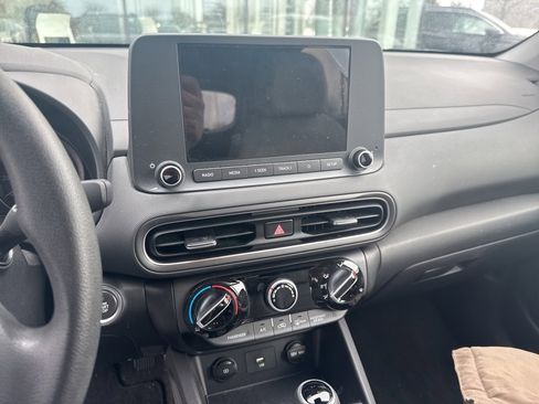 Used 2023 Hyundai Kona SEL image 12