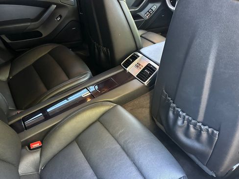 Used 2014 Porsche Panamera 4 AWD/4WD image 35