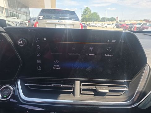 Used 2024 Chevrolet Trax RS w/ Sunroof Package FWD image 14