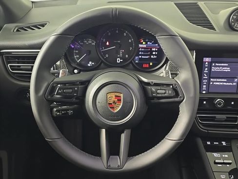 Certified 2026 Porsche Macan AWD/4WD image 29