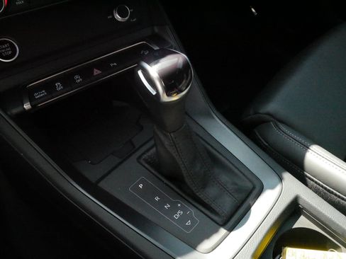 Used 2023 Audi Q3 2.0T Premium Plus w/ Premium Plus Package AWD/4WD image 24