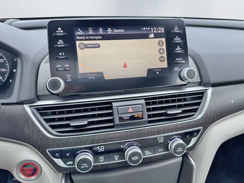 Used 2018 Honda Accord Touring image 11