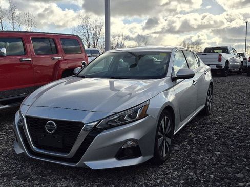 Used 2020 Nissan Altima 2.5 SL image 1