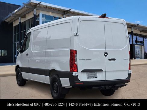 Used 2025 Mercedes-Benz Sprinter 2500 image 4