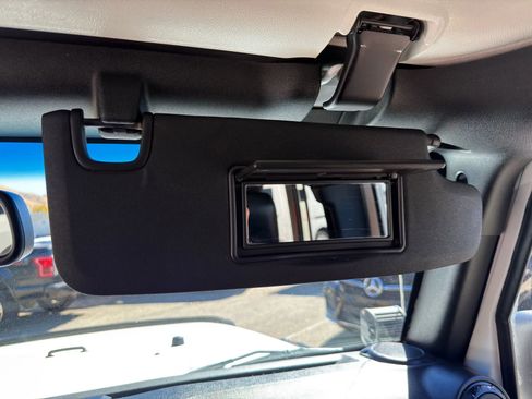 Used 2018 Jeep Wrangler Unlimited Rubicon image 22