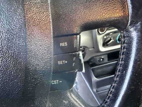 Used 2011 Ford Ranger XLT AWD/4WD image 33