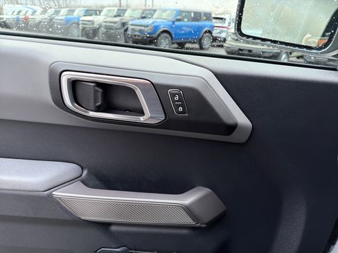 Used 2023 Ford Bronco Black Diamond w/ Sasquatch Package image 12