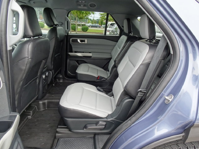 Used 2021 Ford Explorer XLT w/ Equipment Group 202A AWD/4WD image 14