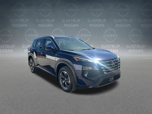Used 2025 Nissan Rogue SV w/ SV Premium Package FWD image 41