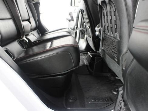 Used 2020 Jeep Gladiator Rubicon AWD/4WD image 18